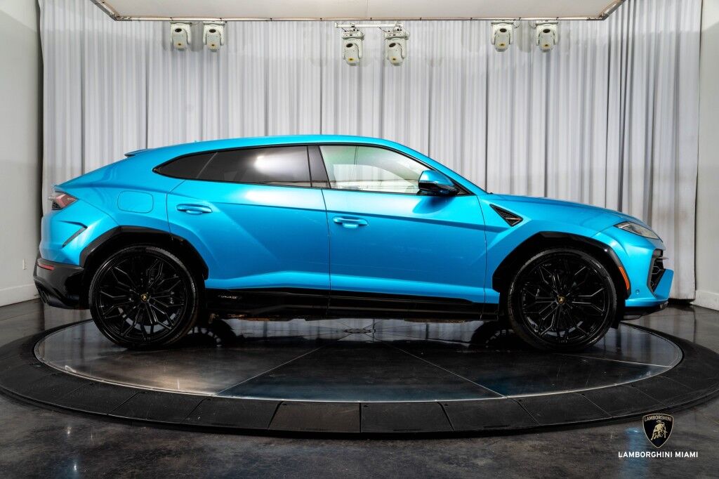 2025 Lamborghini Urus SE North Miami Beach FL