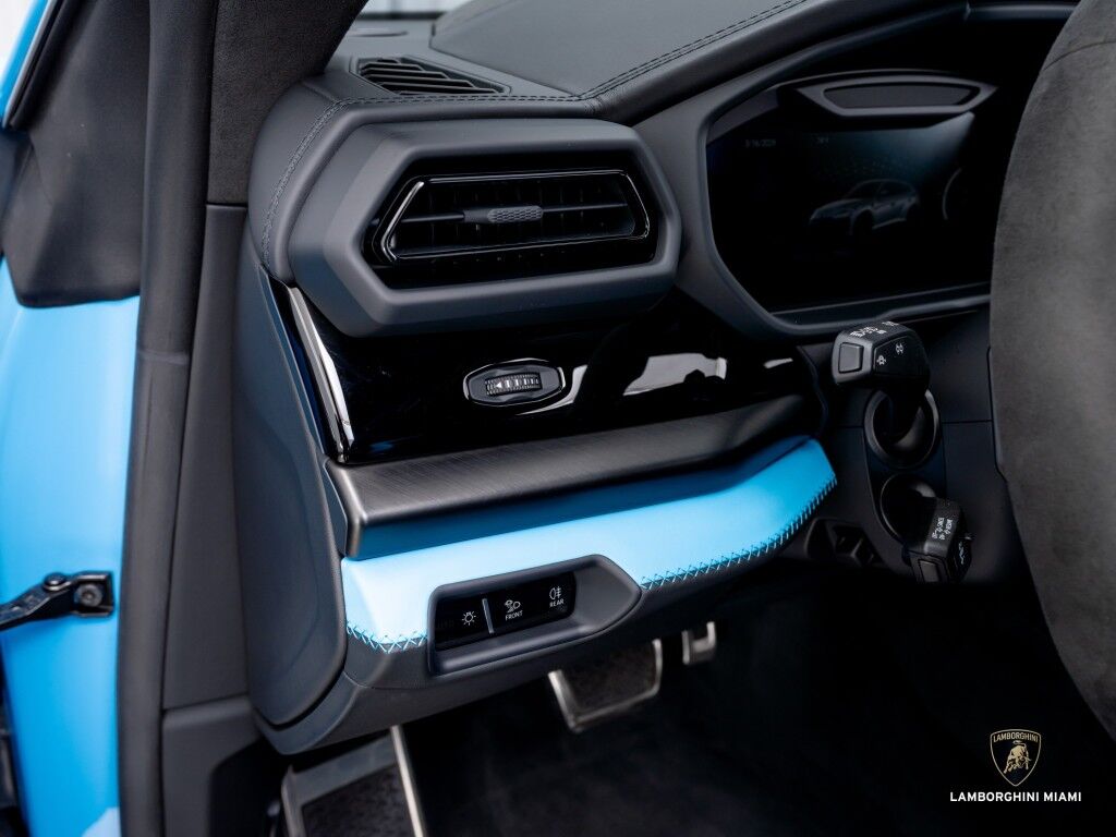2025 Lamborghini Urus SE North Miami Beach FL