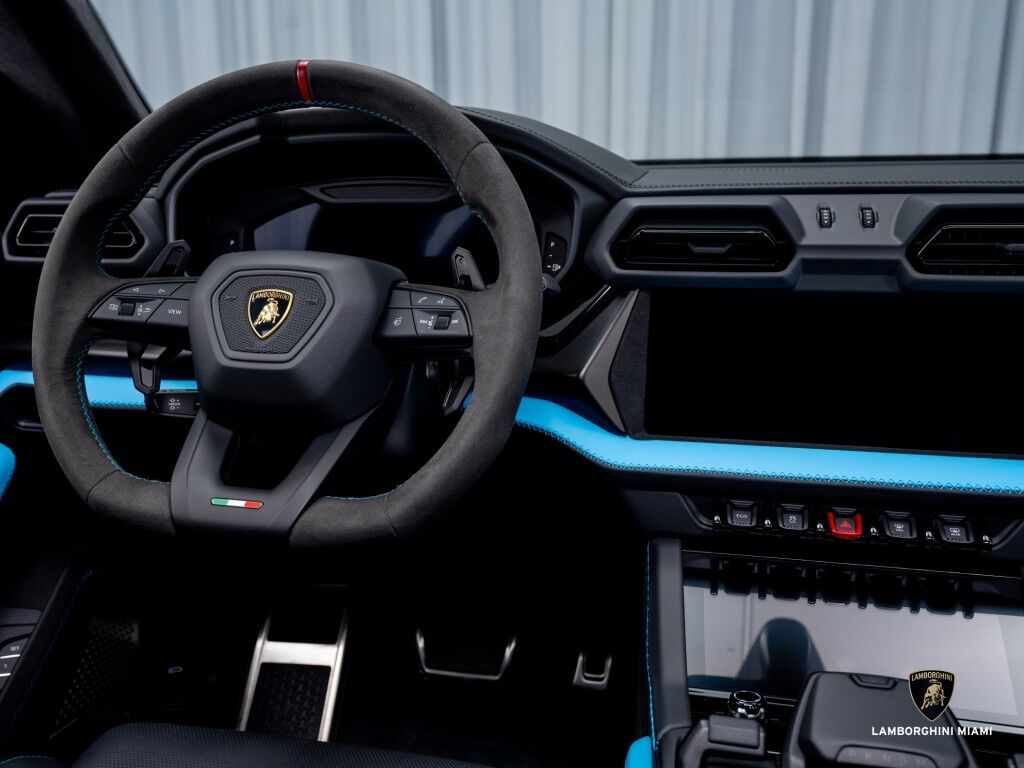 2025 Lamborghini Urus SE North Miami Beach FL