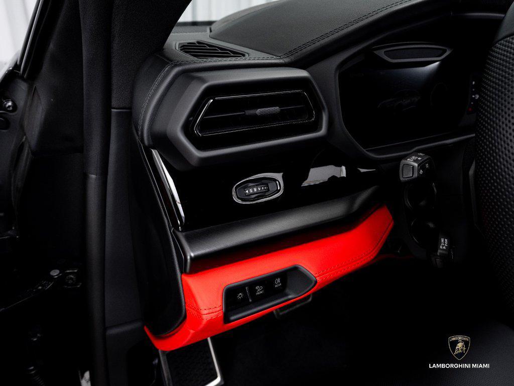 2025 Lamborghini Urus SE North Miami Beach FL