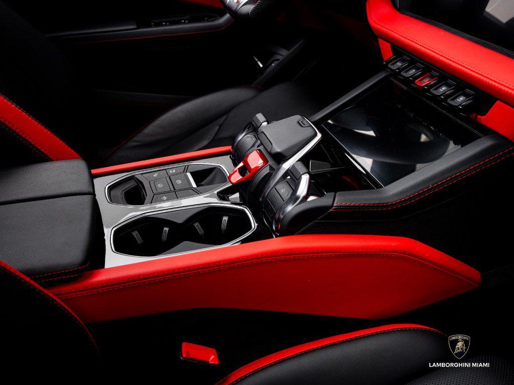 2025 Lamborghini Urus SE North Miami Beach FL