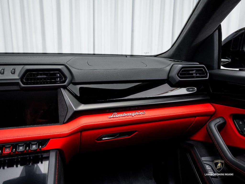 2025 Lamborghini Urus SE North Miami Beach FL