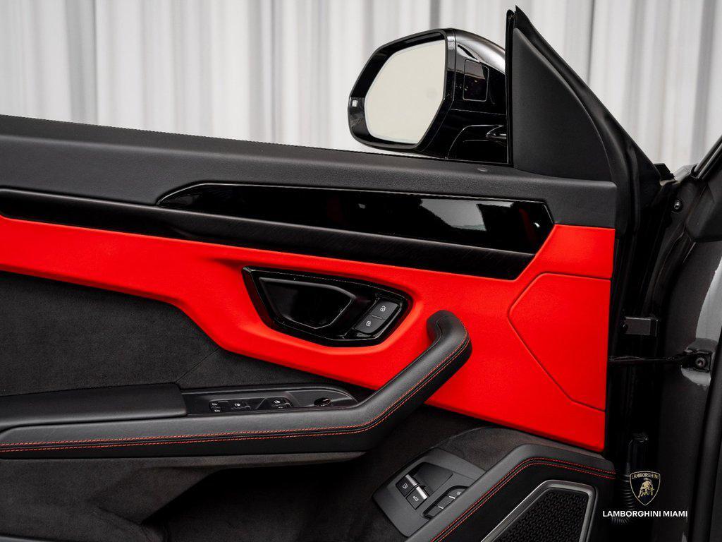 2025 Lamborghini Urus SE North Miami Beach FL