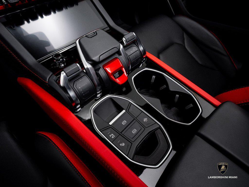 2025 Lamborghini Urus SE North Miami Beach FL