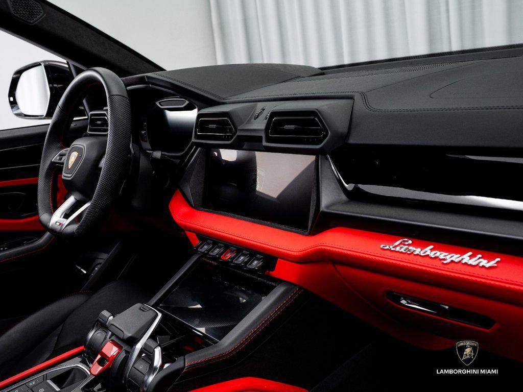 2025 Lamborghini Urus SE North Miami Beach FL