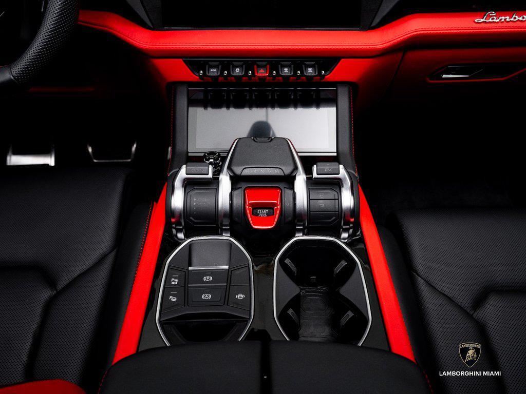 2025 Lamborghini Urus SE North Miami Beach FL