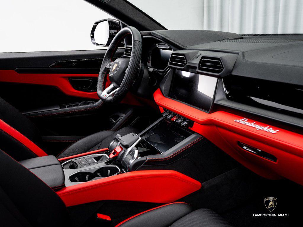 2025 Lamborghini Urus SE North Miami Beach FL