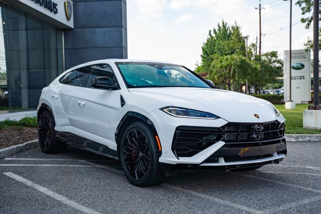 2025 Lamborghini Urus SE