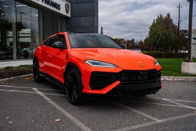 2025 Lamborghini Urus SE