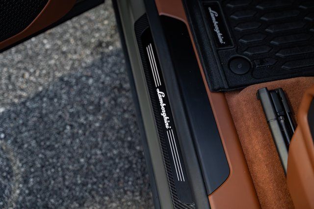 2025 Lamborghini Urus SE Paramus NJ