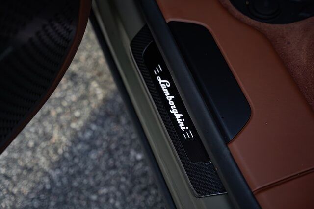 2025 Lamborghini Urus SE Paramus NJ