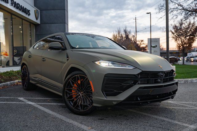 2025 Lamborghini Urus SE