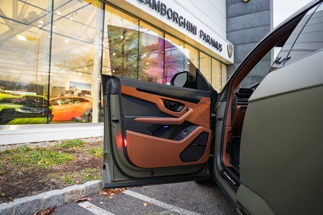 2025 Lamborghini Urus SE Paramus NJ