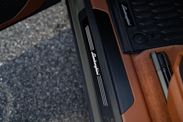 2025 Lamborghini Urus SE Paramus NJ