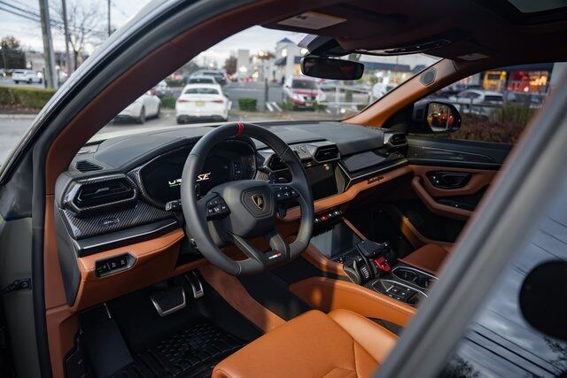 2025 Lamborghini Urus SE Paramus NJ