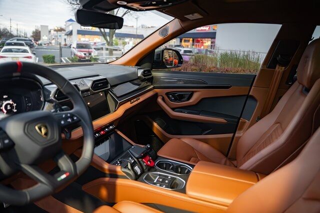 2025 Lamborghini Urus SE Paramus NJ