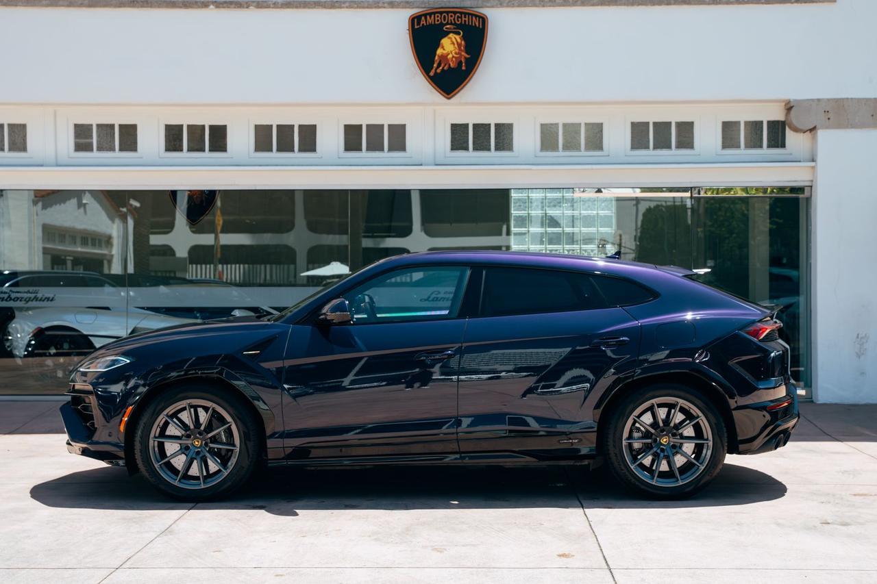 2025 Lamborghini Urus SE SE Lawrence KS