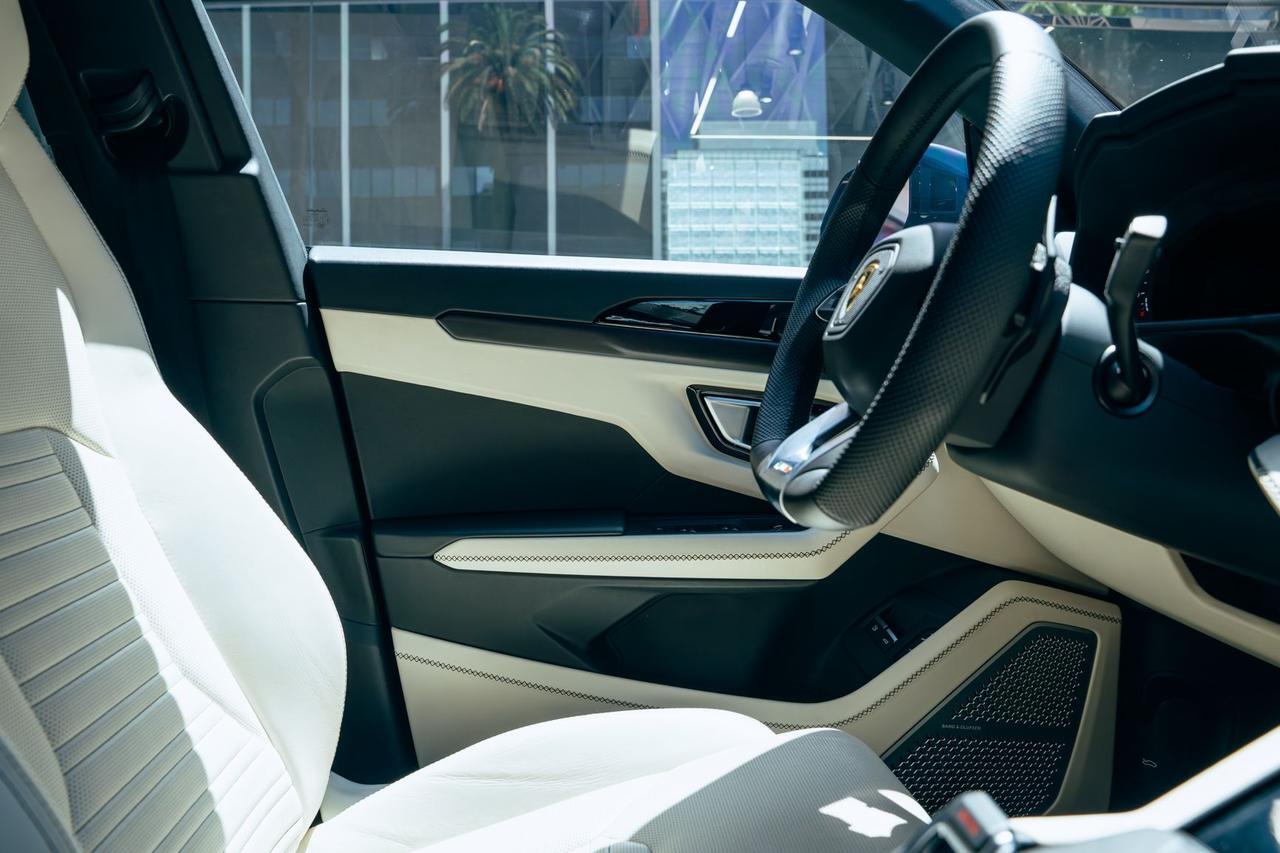 2025 Lamborghini Urus SE SE Lawrence KS