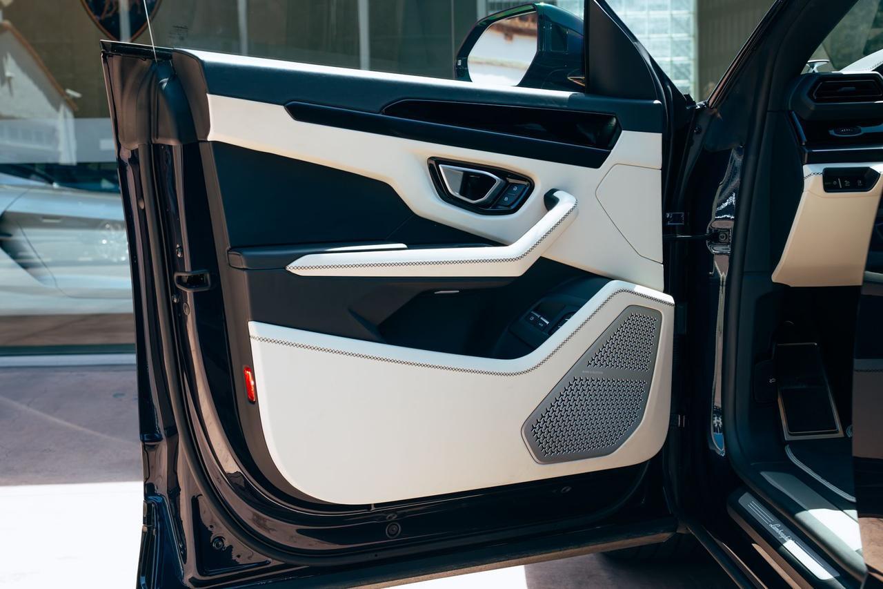 2025 Lamborghini Urus SE SE Lawrence KS