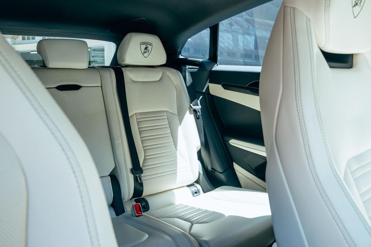 2025 Lamborghini Urus SE SE Lawrence KS