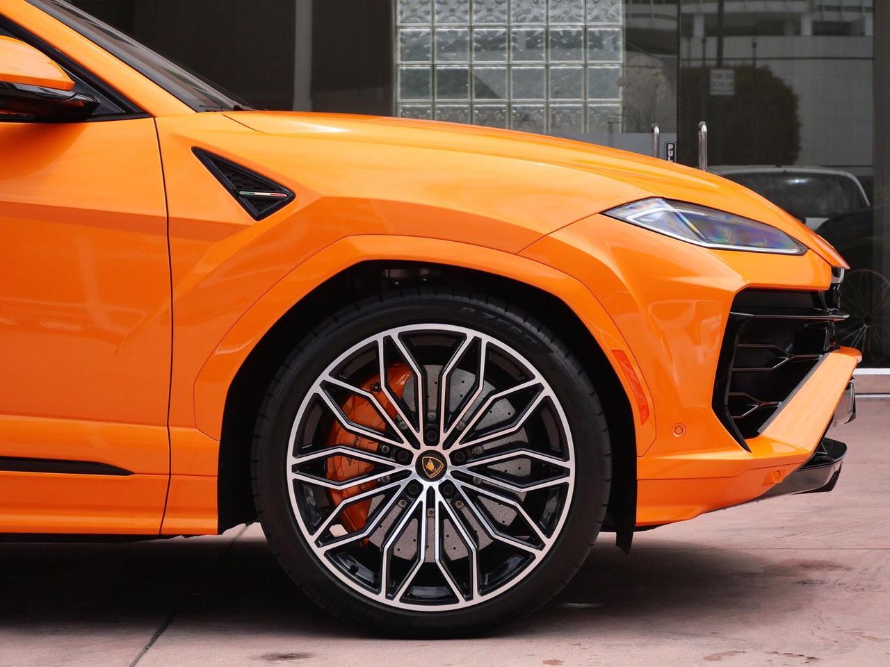 2025 Lamborghini Urus SE SE Lawrence KS