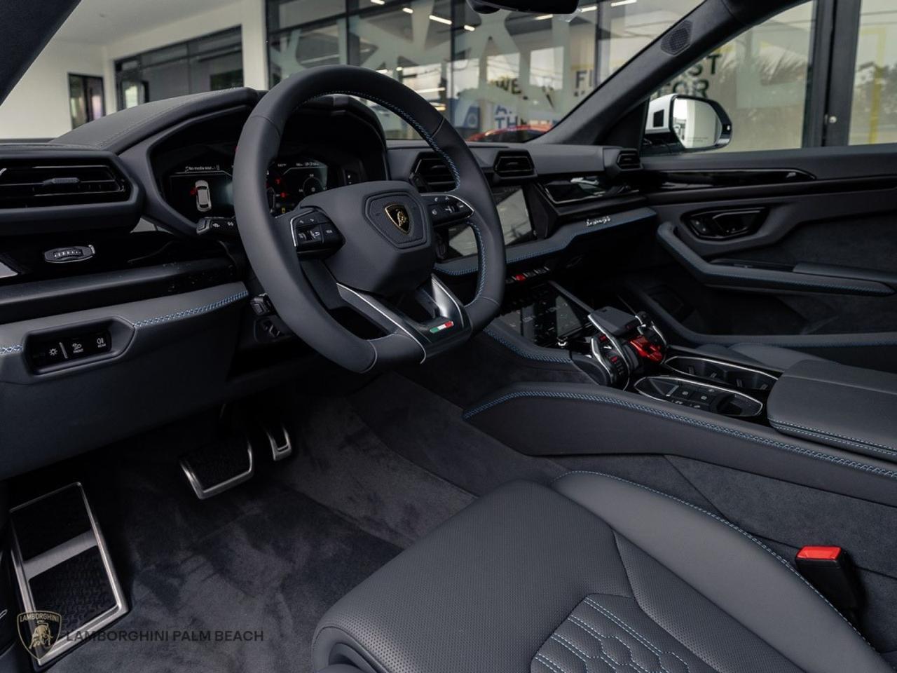 2025 Lamborghini Urus SE West Palm Beach FL