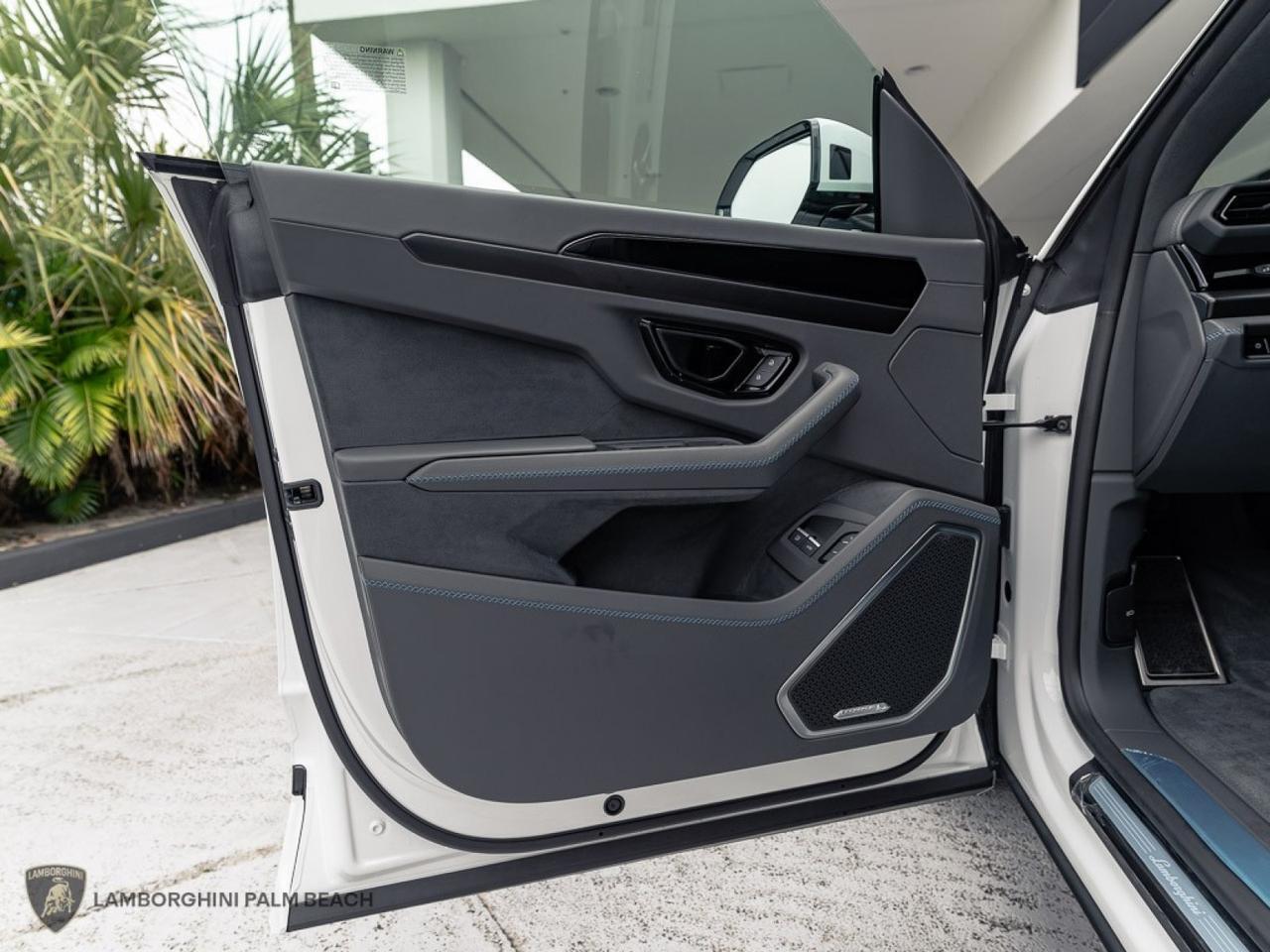 2025 Lamborghini Urus SE West Palm Beach FL