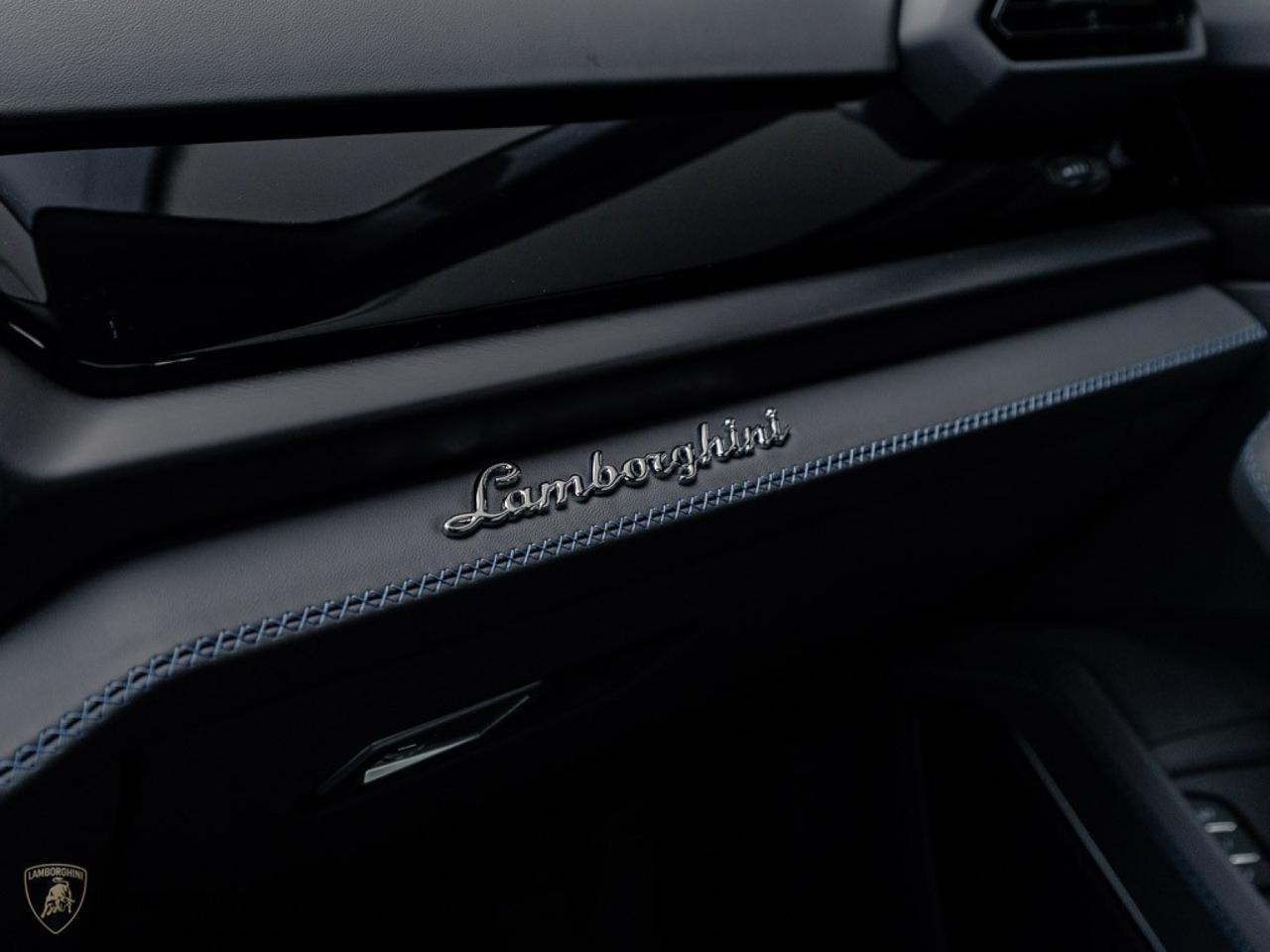 2025 Lamborghini Urus SE West Palm Beach FL