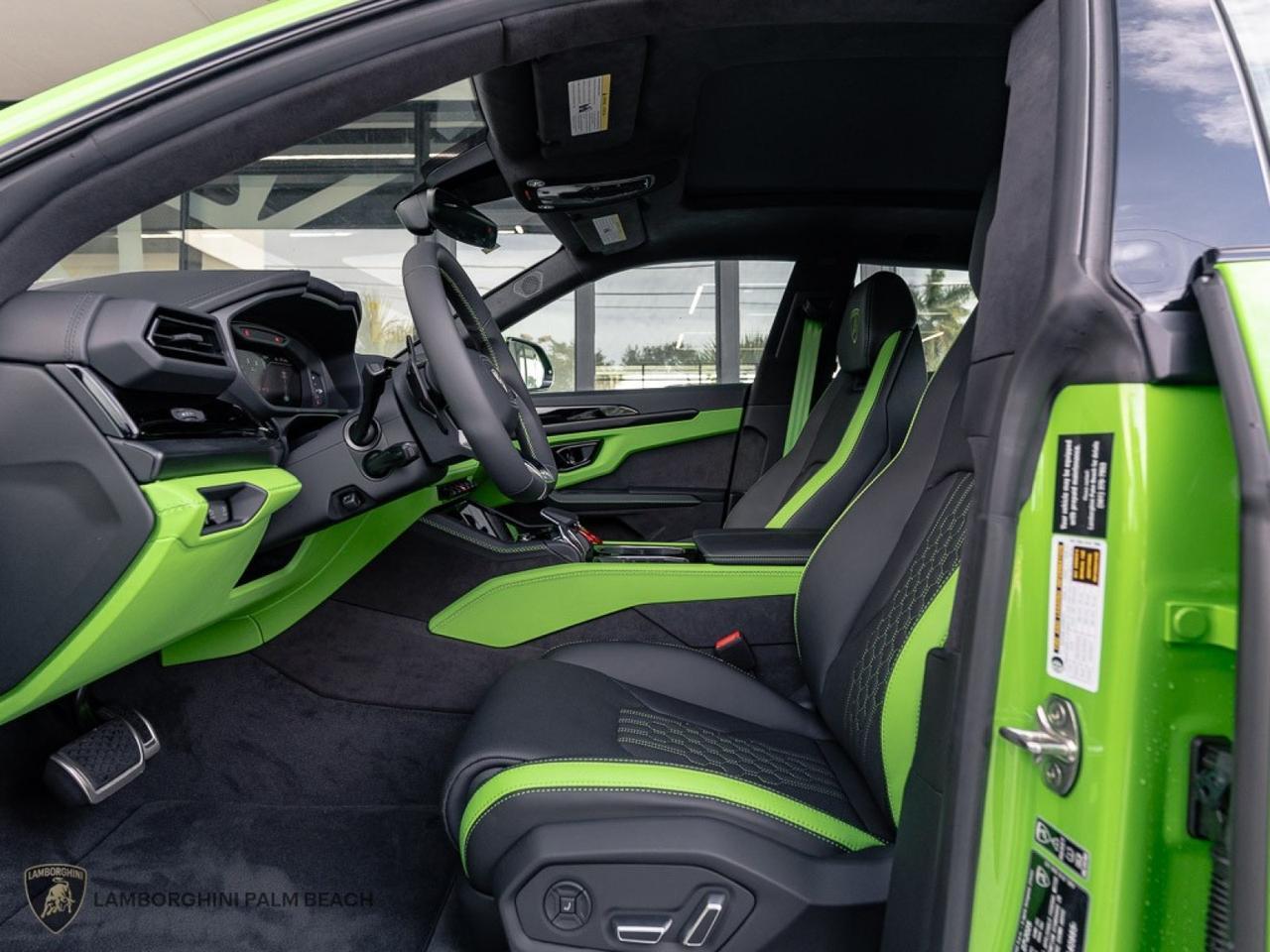 2025 Lamborghini Urus SE West Palm Beach FL