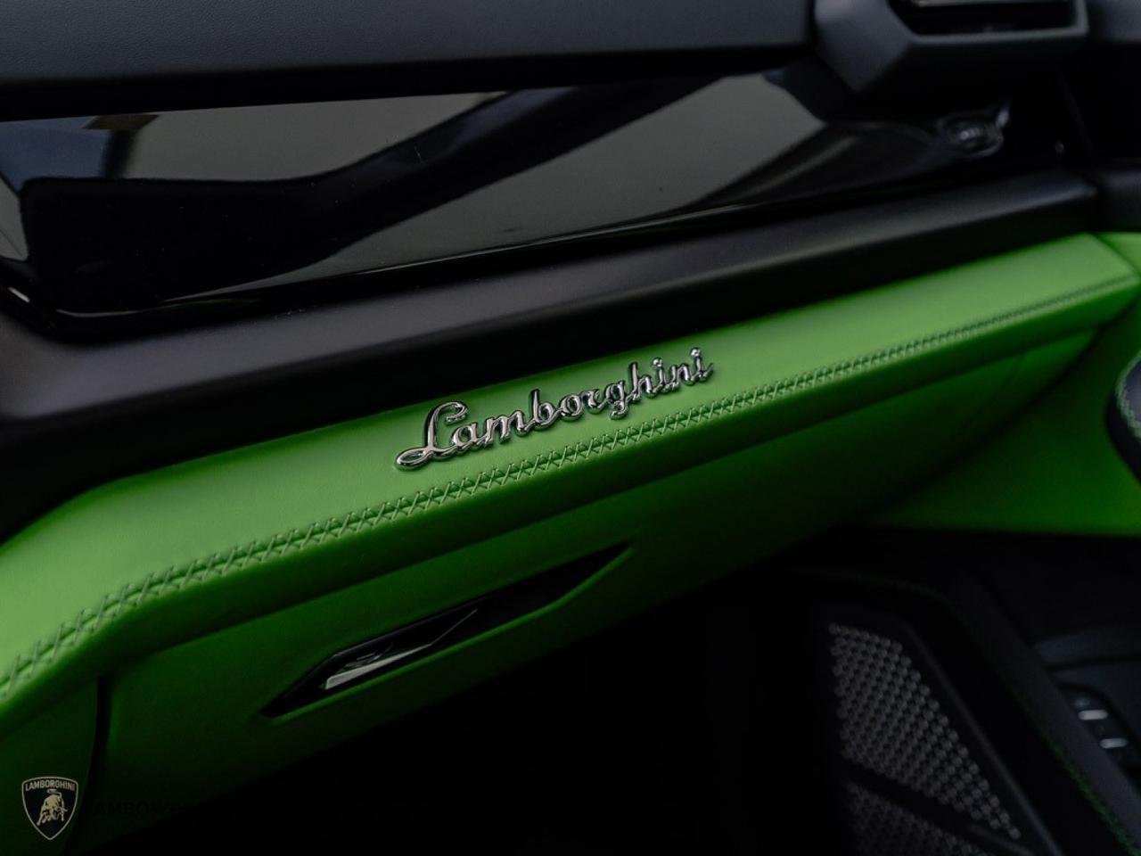 2025 Lamborghini Urus SE West Palm Beach FL