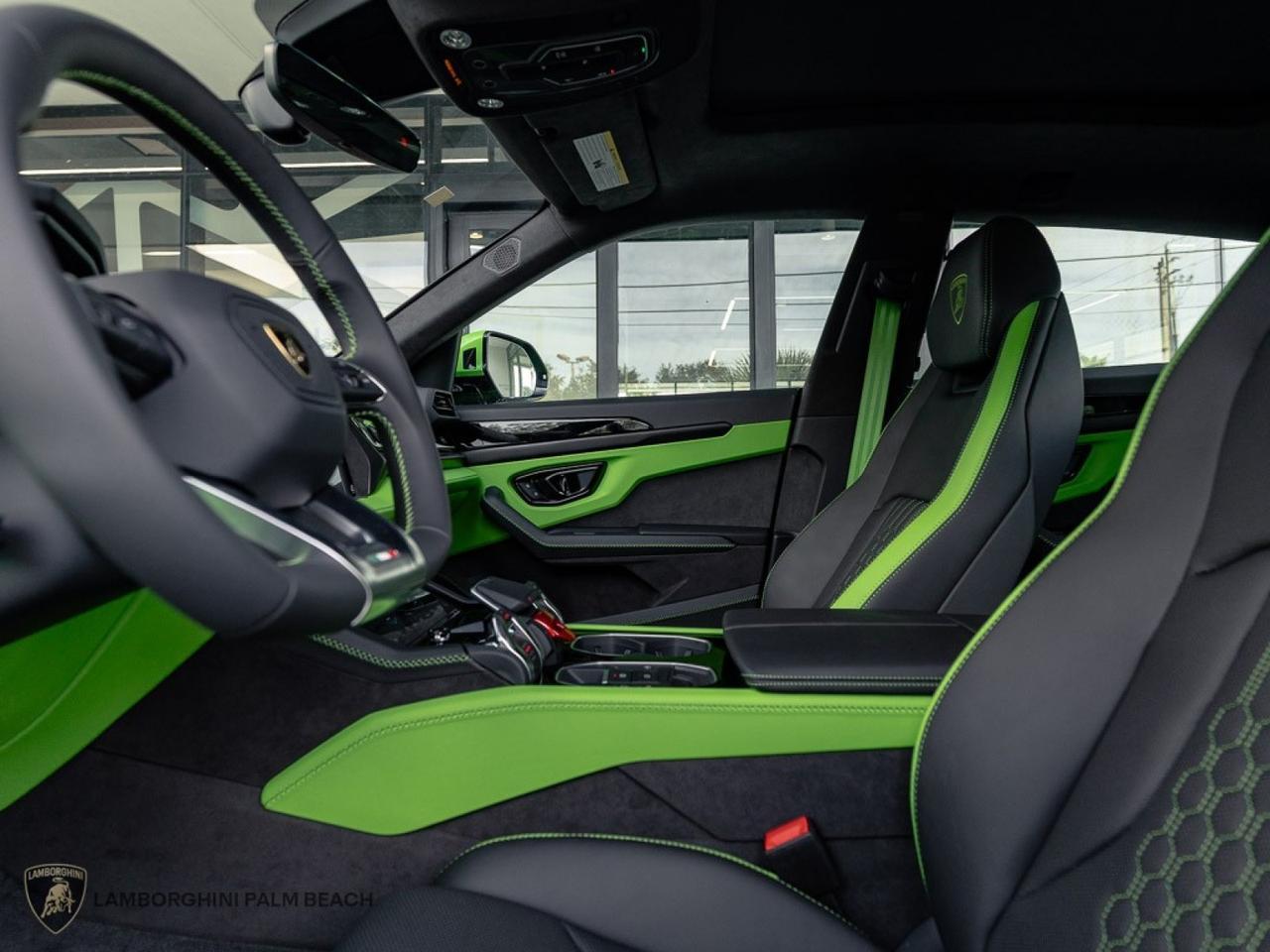 2025 Lamborghini Urus SE West Palm Beach FL