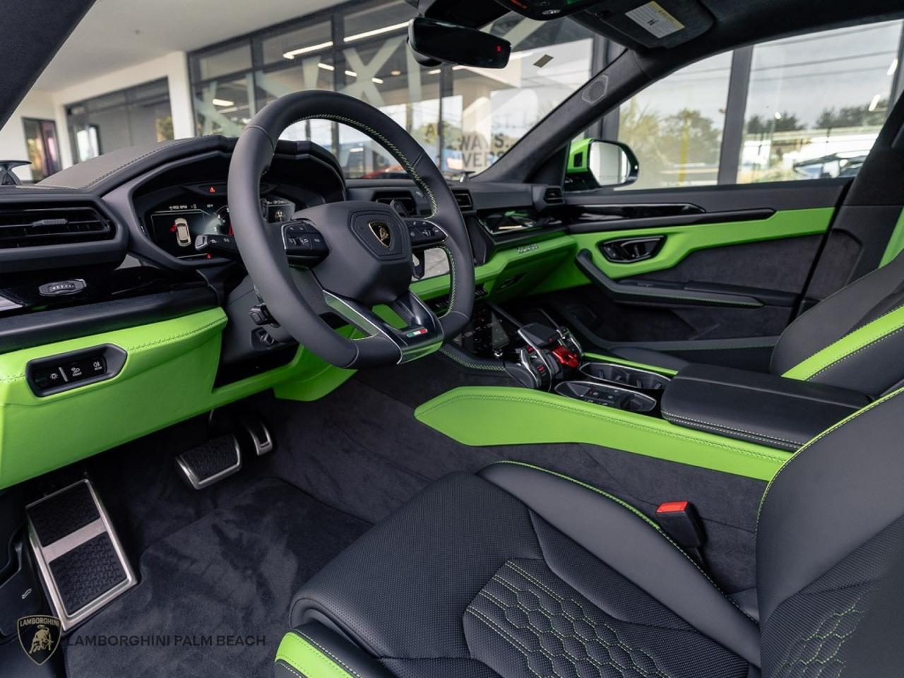 2025 Lamborghini Urus SE West Palm Beach FL