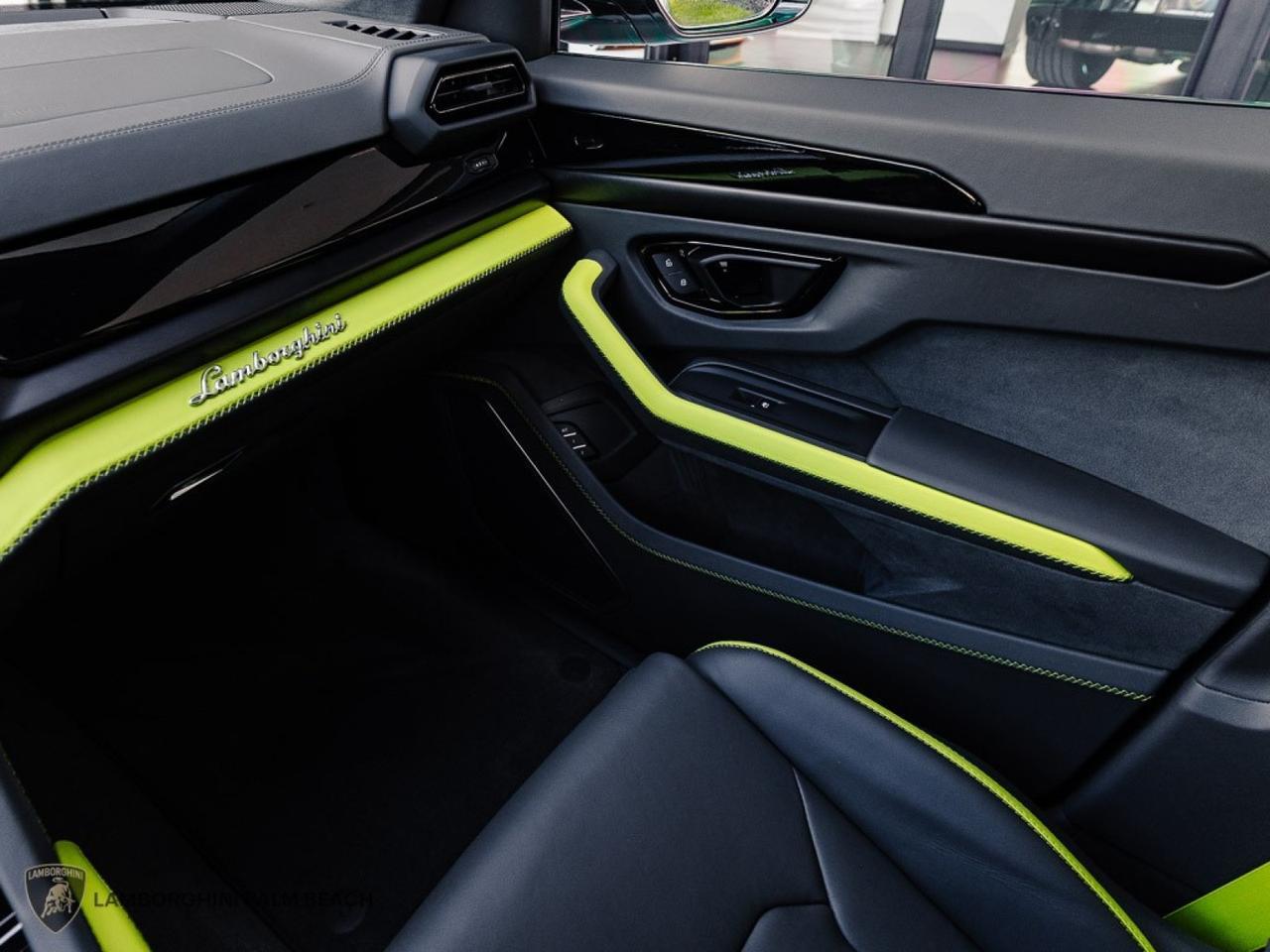 2025 Lamborghini Urus SE West Palm Beach FL