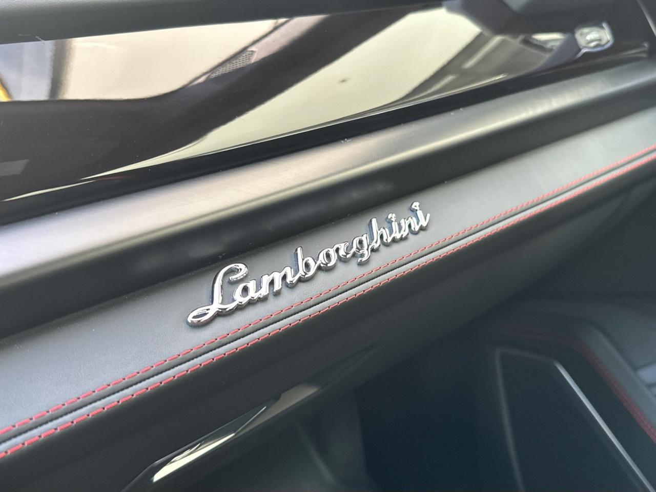 2025 Lamborghini Urus SE West Palm Beach FL