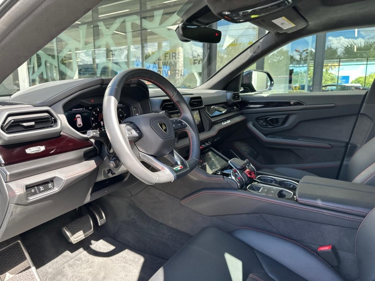 2025 Lamborghini Urus SE West Palm Beach FL