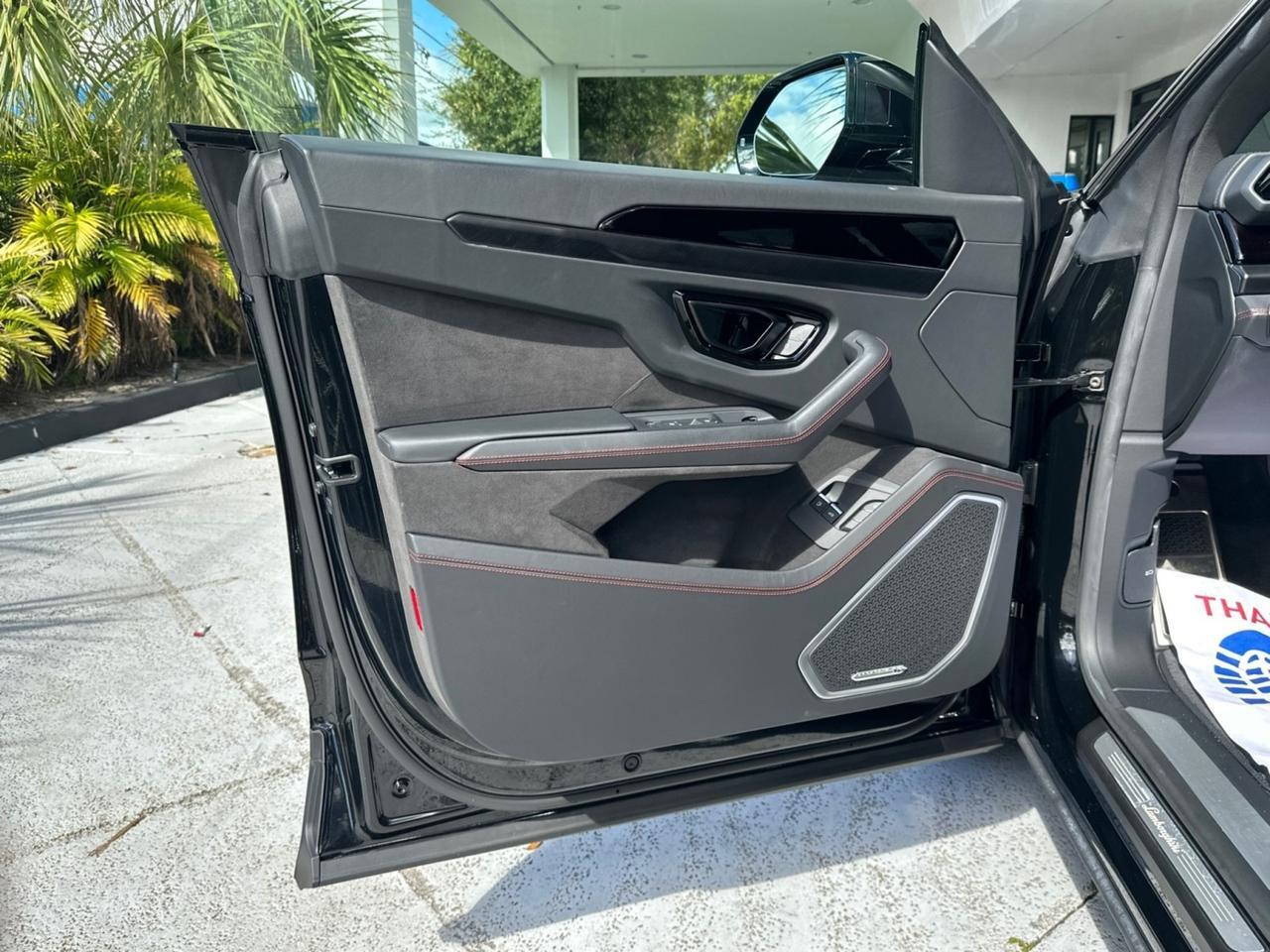 2025 Lamborghini Urus SE West Palm Beach FL