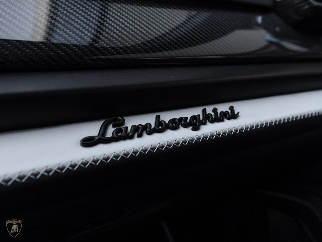 2025 Lamborghini Urus SE West Palm Beach FL