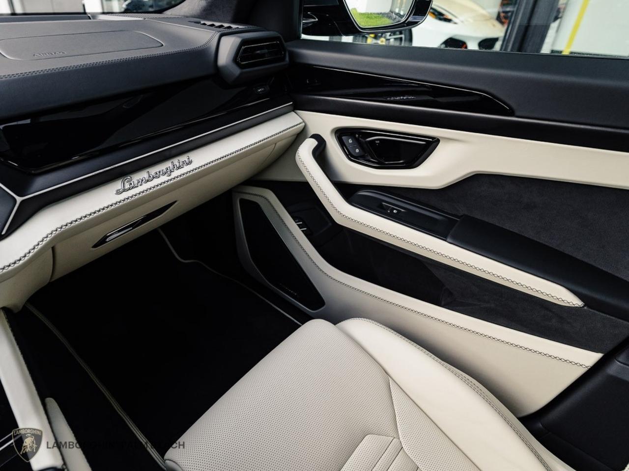 2025 Lamborghini Urus SE West Palm Beach FL