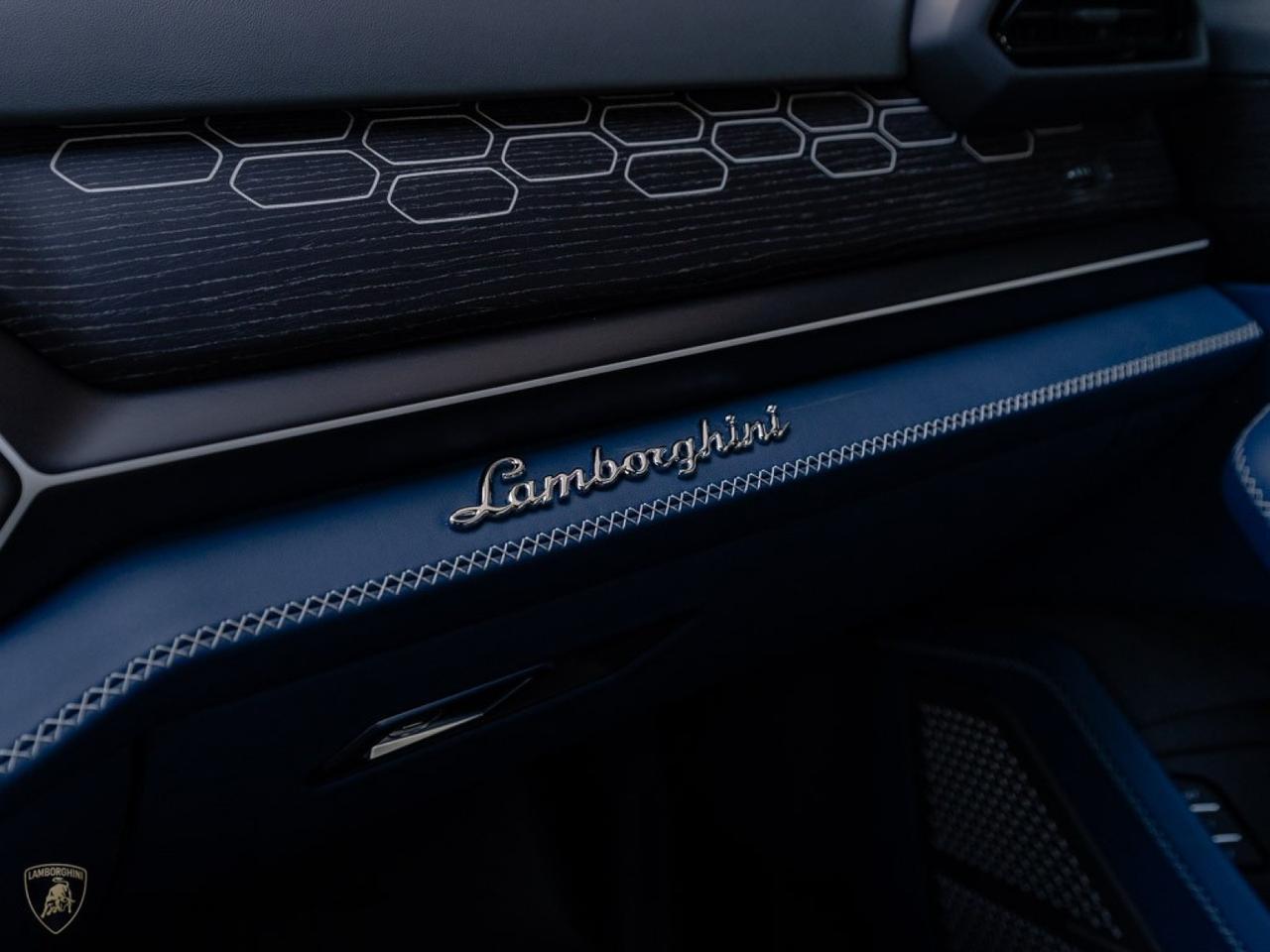 2025 Lamborghini Urus SE West Palm Beach FL