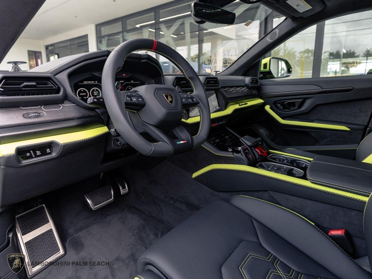 2025 Lamborghini Urus SE West Palm Beach FL