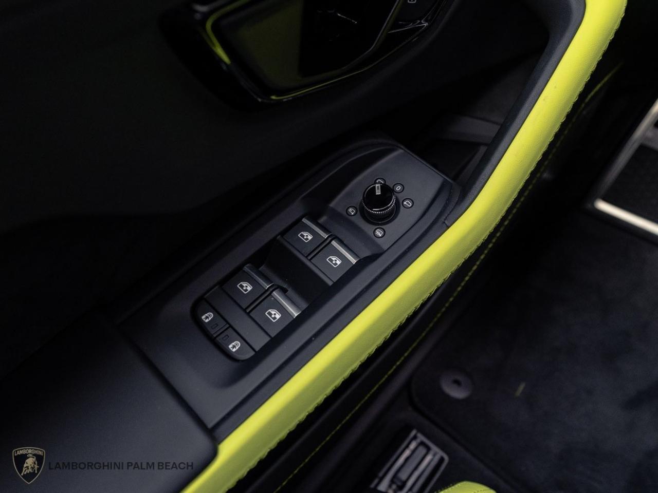 2025 Lamborghini Urus SE West Palm Beach FL