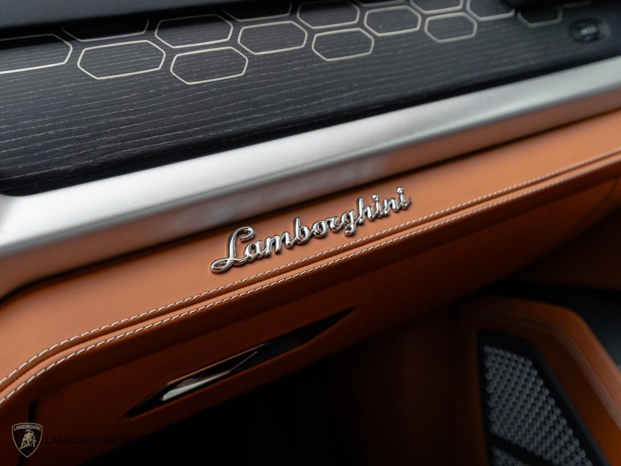 2025 Lamborghini Urus SE West Palm Beach FL