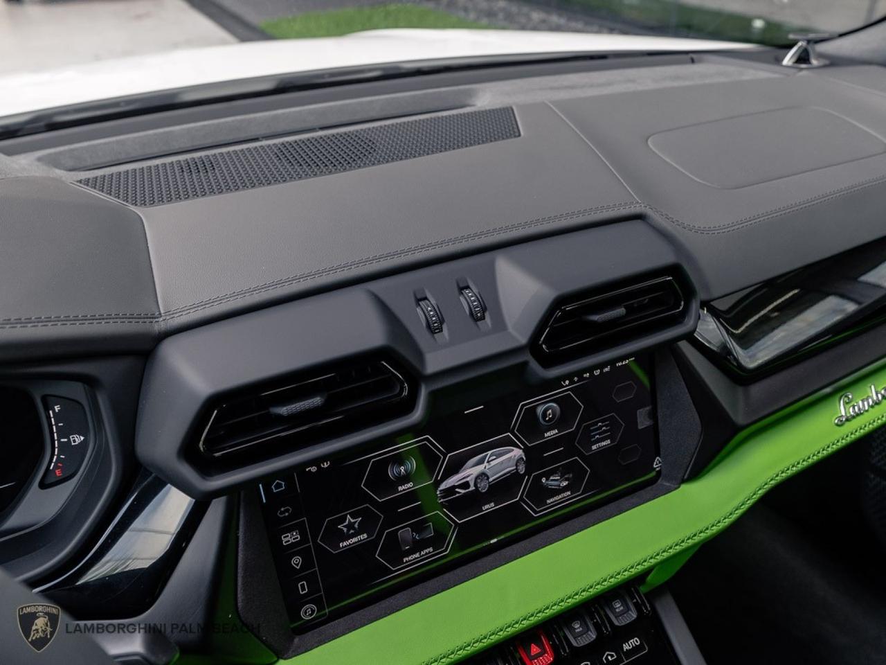 2025 Lamborghini Urus SE West Palm Beach FL