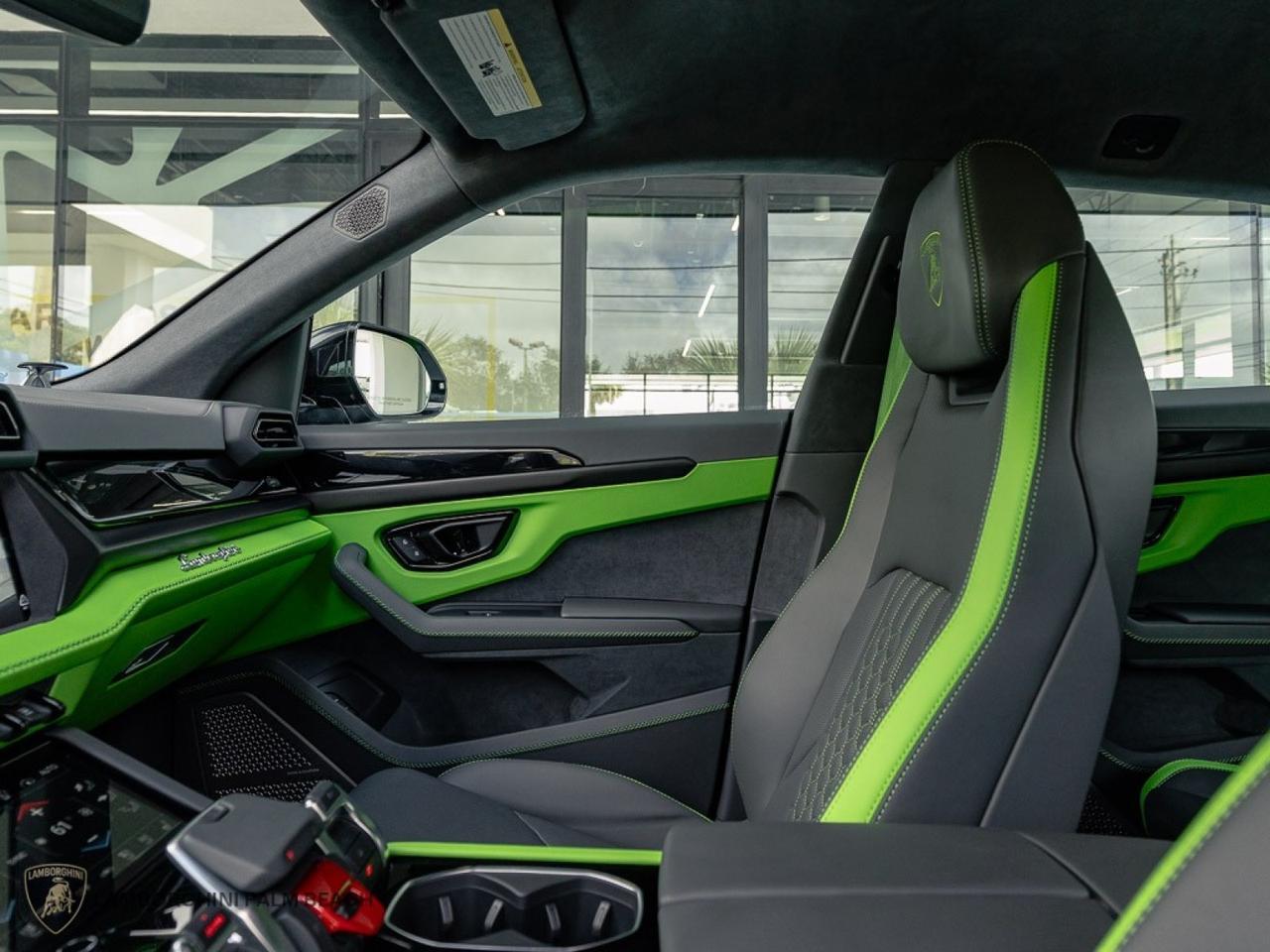 2025 Lamborghini Urus SE West Palm Beach FL