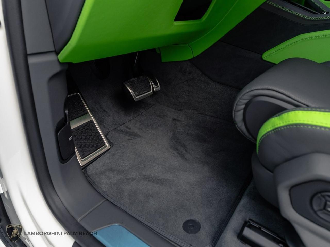2025 Lamborghini Urus SE West Palm Beach FL