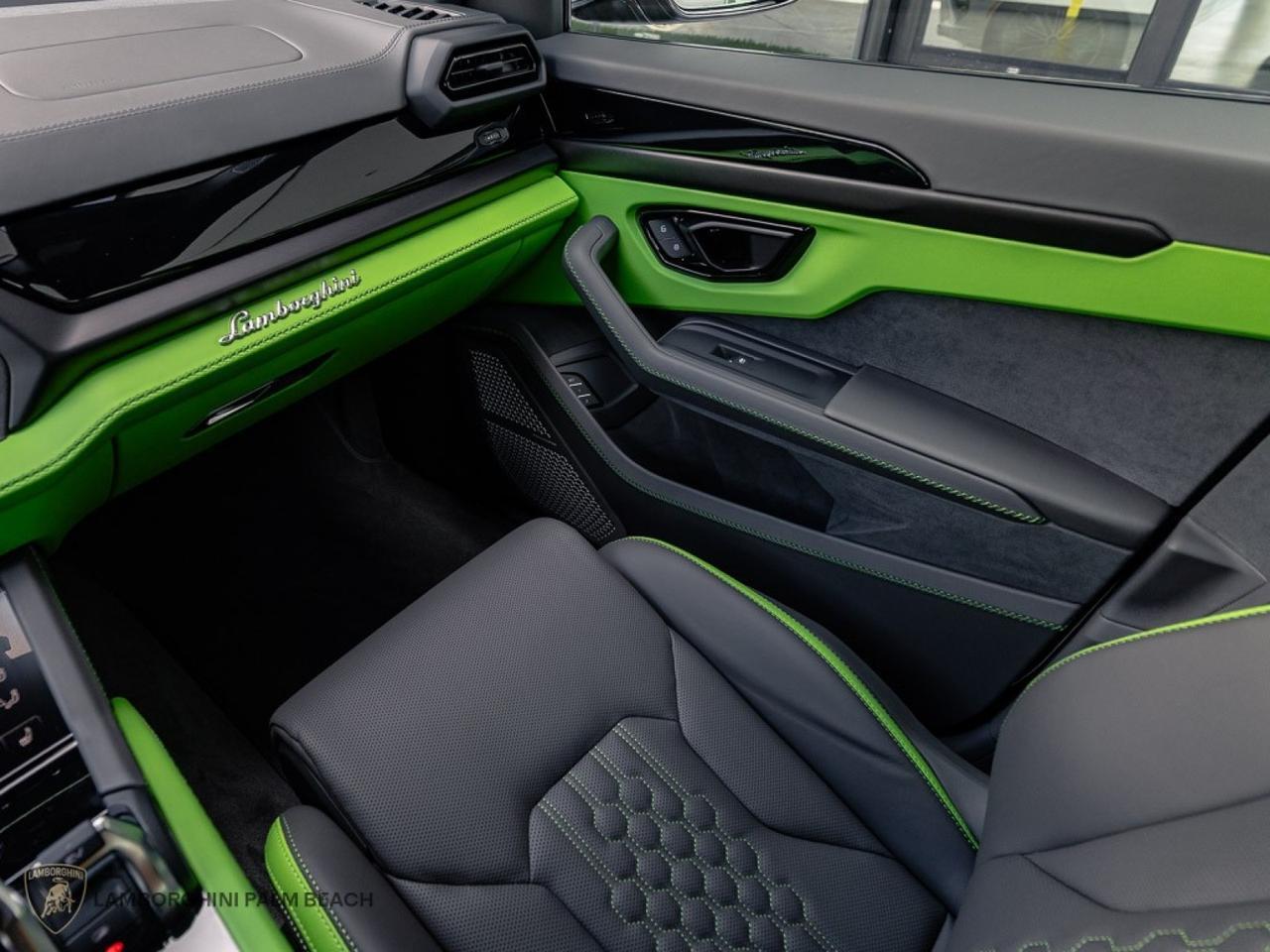 2025 Lamborghini Urus SE West Palm Beach FL