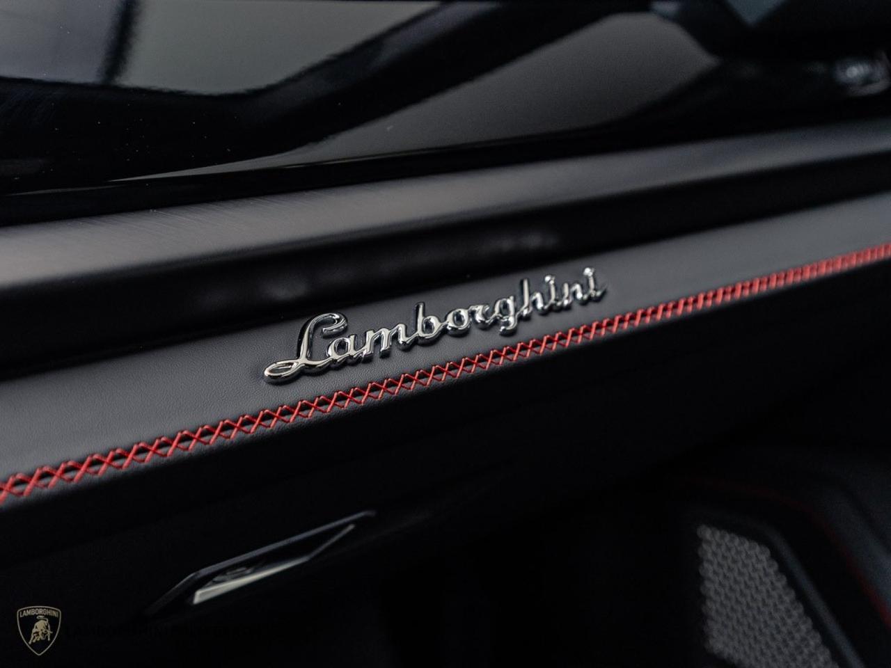 2025 Lamborghini Urus SE West Palm Beach FL