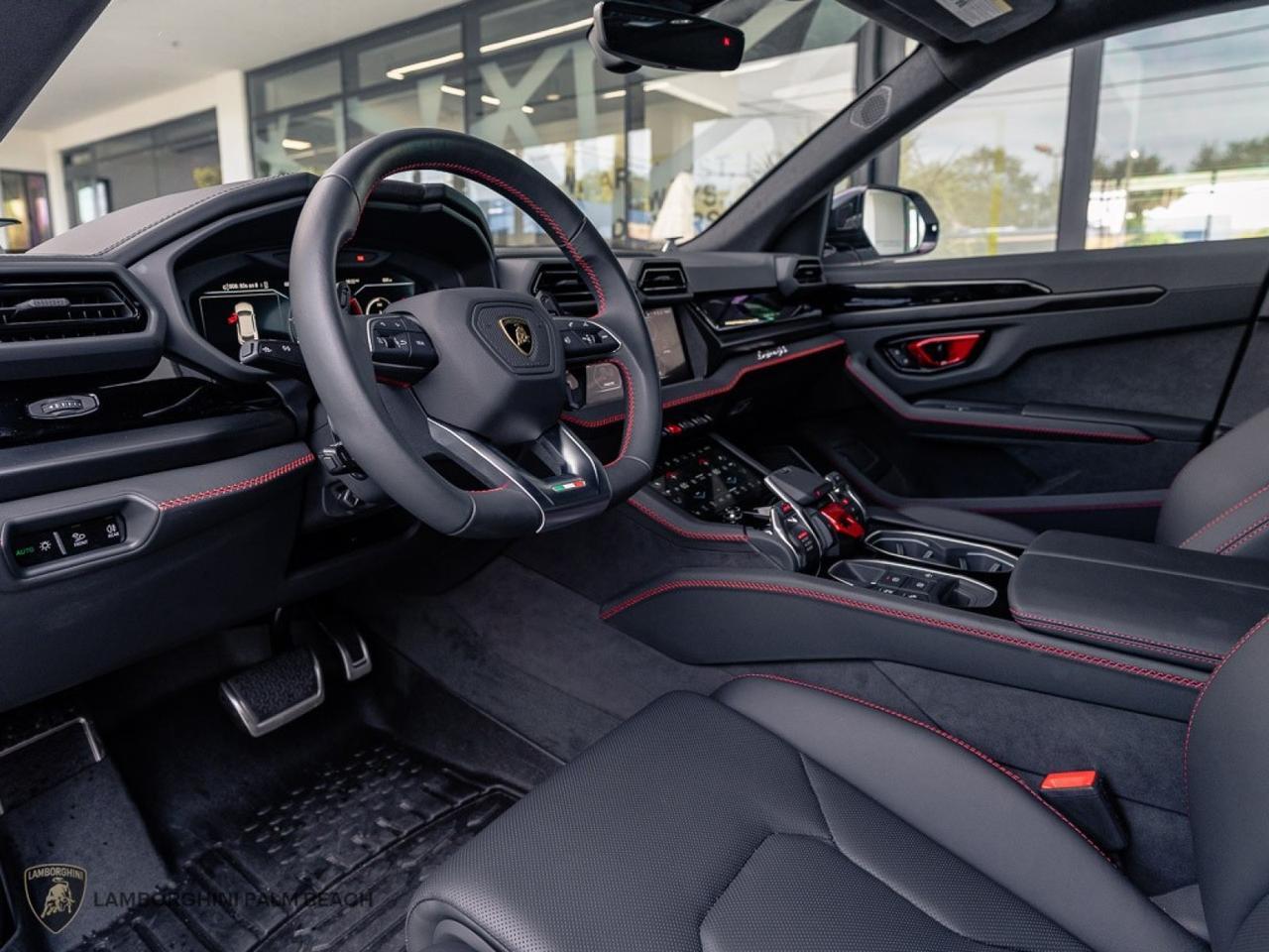 2025 Lamborghini Urus SE West Palm Beach FL