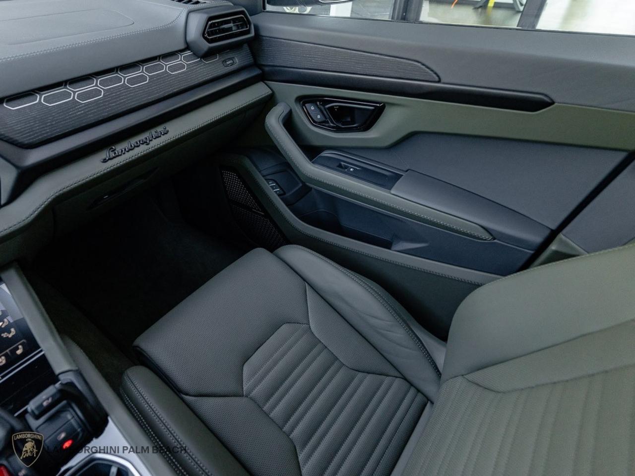 2025 Lamborghini Urus SE West Palm Beach FL