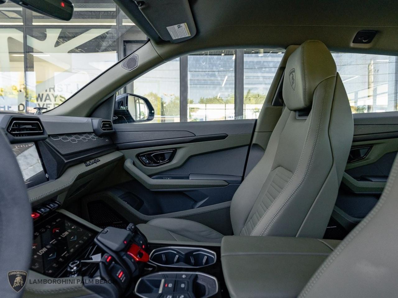 2025 Lamborghini Urus SE West Palm Beach FL